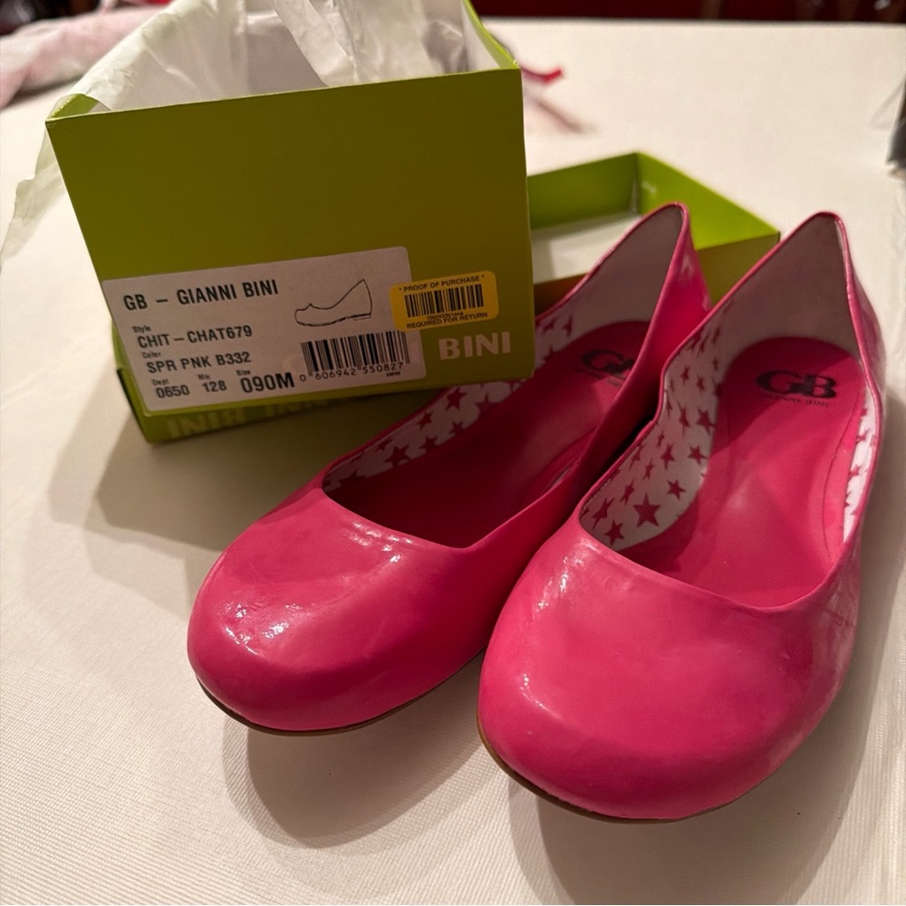 NWT Gianni Bini Vibrant Pink Ballet Flats shiny patten leather